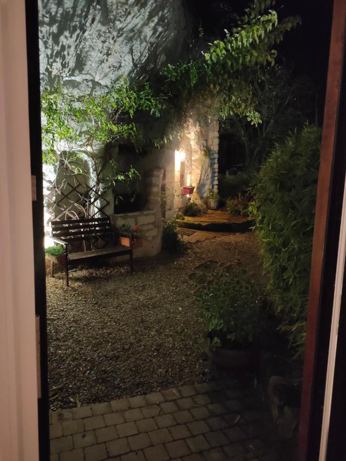 Les Troglos De Beaulieu Loches Exterior photo