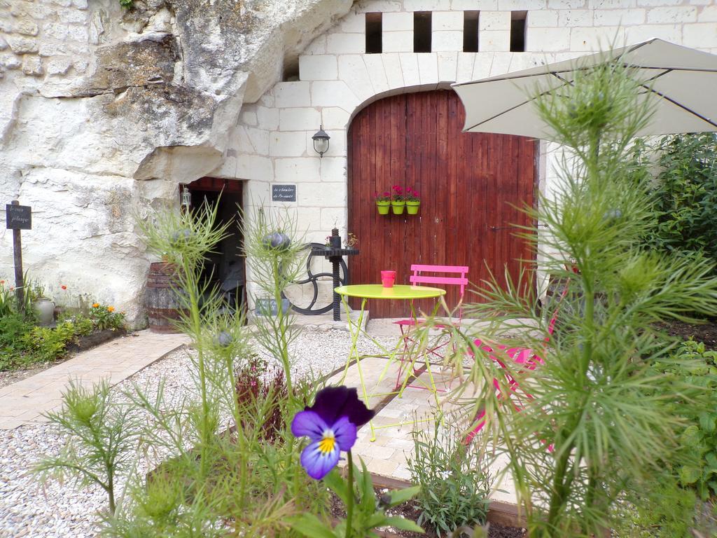Les Troglos De Beaulieu Loches Exterior photo